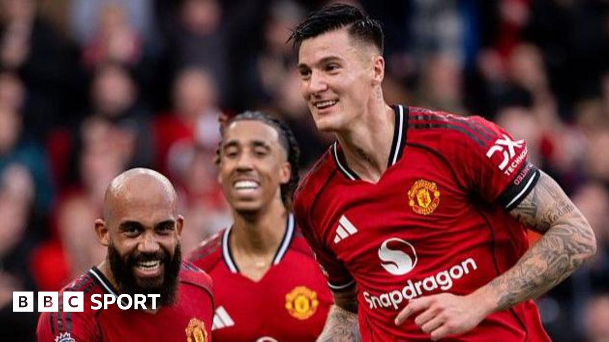 Manchester United striker Benjamin Sesko (right) celebrates his goal against Sunderland at Old Trafford