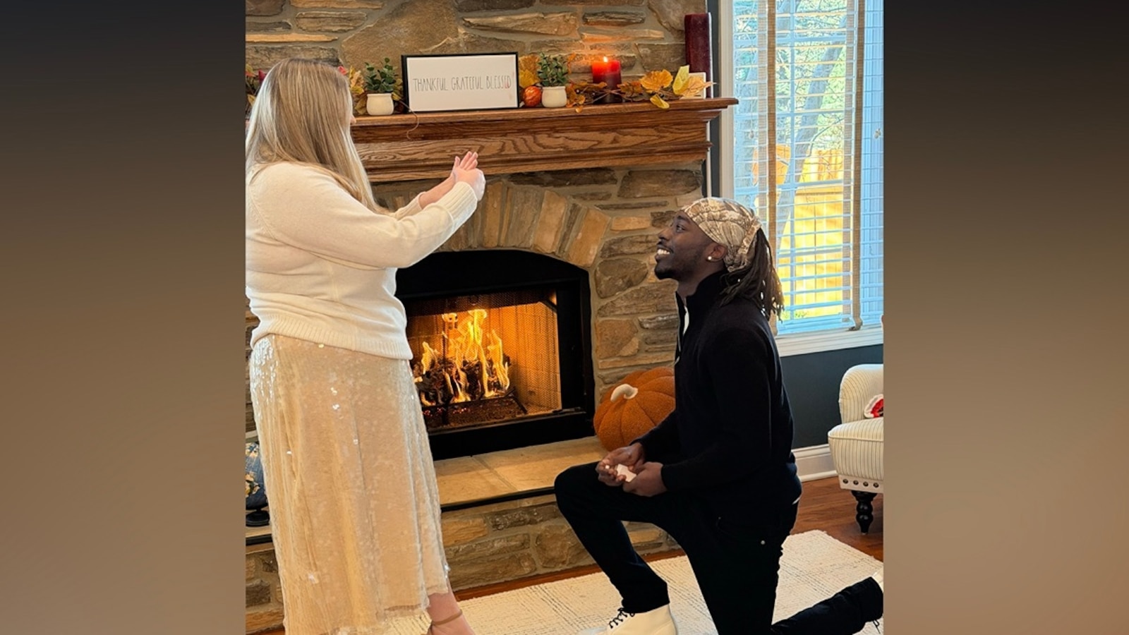 Family celebrates 2nd Thanksgiving dinner with mail carrier who came to father's aid