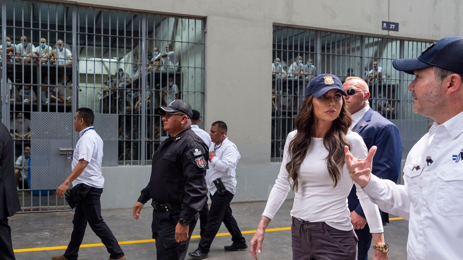 Kristi Noem directed Venezuelans to be sent to El Salvador after federal judge ordered deportation planes turned around: DOJ