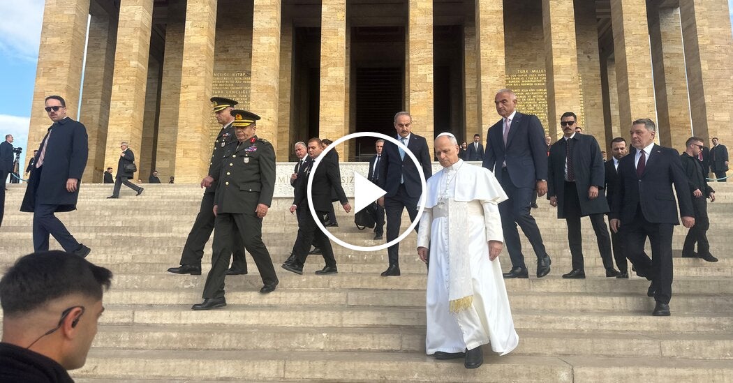 Pope Leo Visits Mideast on First Foreign Trip as Pontiff