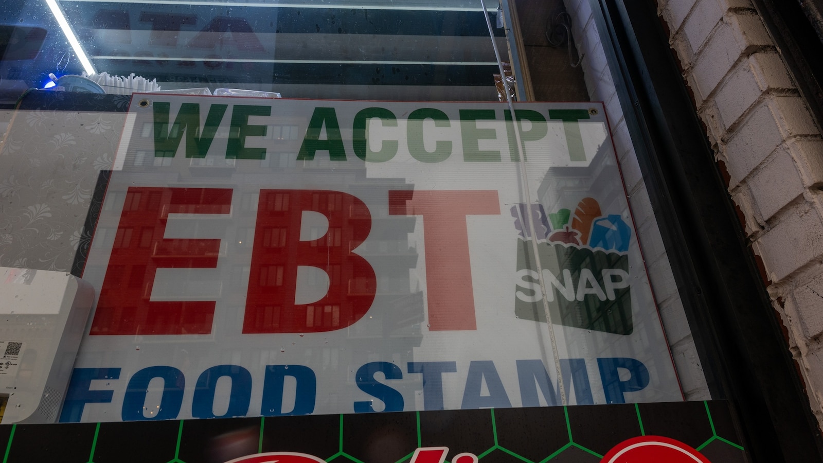 SNAP benefits run dry as government shutdown continues, here's how states are stepping in