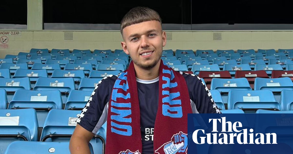 Scunthorpe United footballer injured in Cambridgeshire train stabbing | UK news