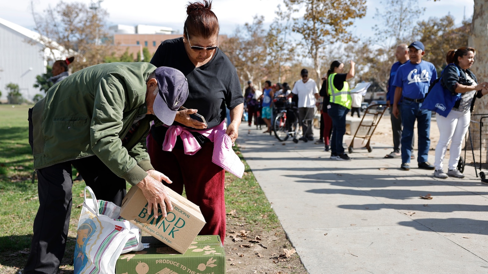 Some food banks see up to 1,800% surge in demand since SNAP benefits were halted