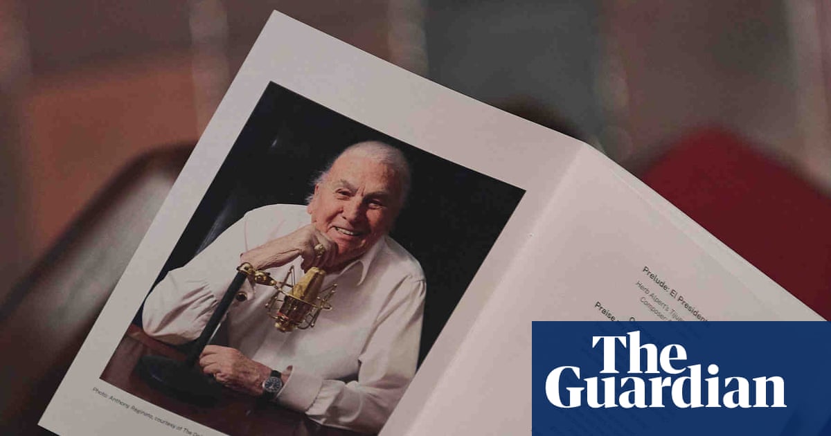 Valvoline, bourbon and a touching tribute from Russell Crowe: radio star John Laws farewelled at state funeral | Australian media