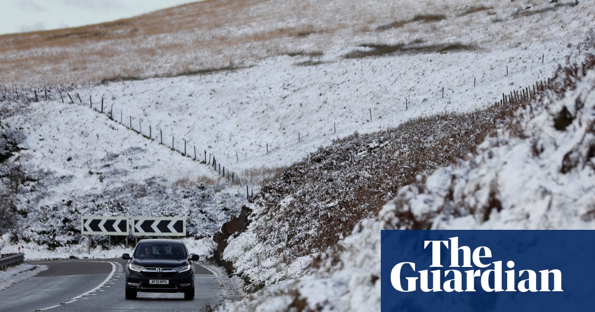 Heavy snow forecast for parts of UK as weather warning issued | UK weather