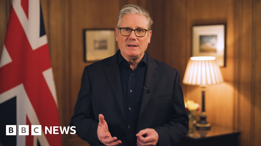 Keir Starmer vows to 'defeat decline and division' in new year message