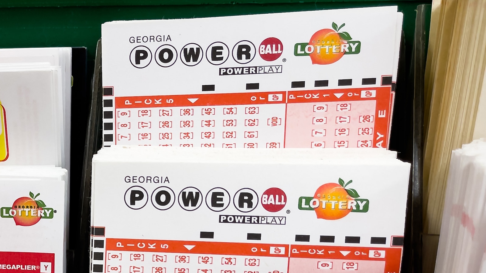 Powerball jackpot surges to $1 billion ahead of Saturday drawing