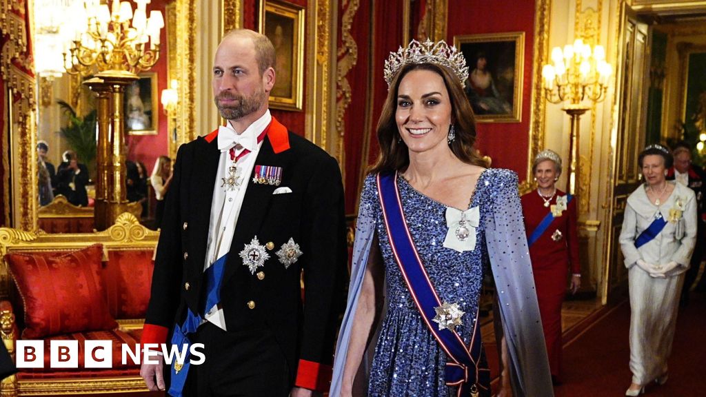 Royals lay out festive greeting at glittering state banquet