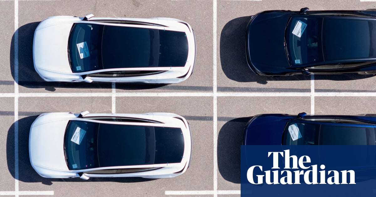 Tesla’s EU sales slump continues as Chinese rivals thrive | Tesla