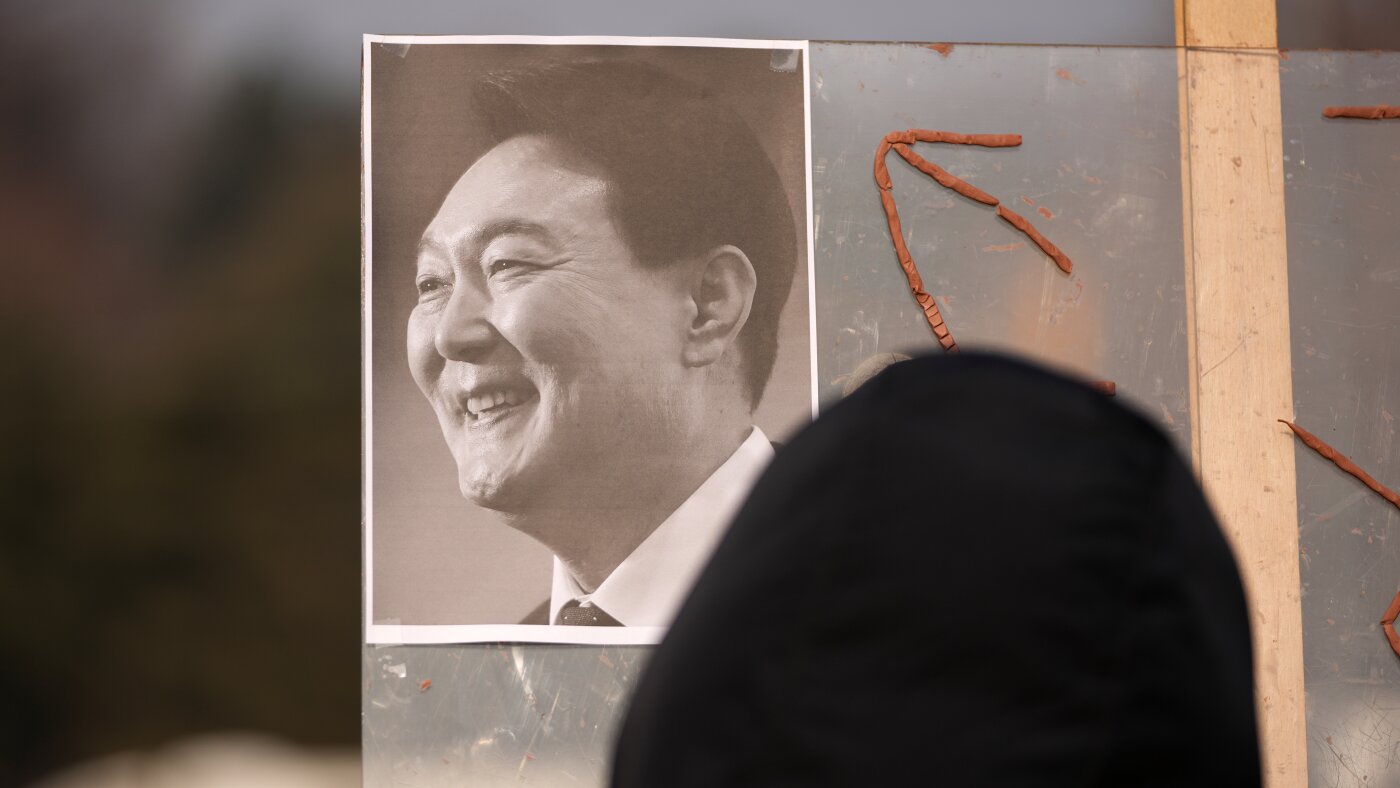 A South Korean court sentences Yoon to 5 years in prison on charges related to martial law decree : NPR