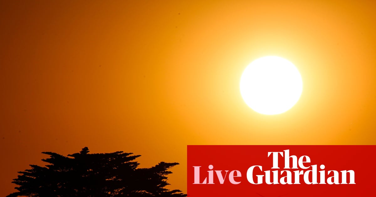 Australia heatwave live updates: Victorian fire threat ‘very dangerous and difficult’, premier says; temperatures to reach 43C in Sydney | Bushfires