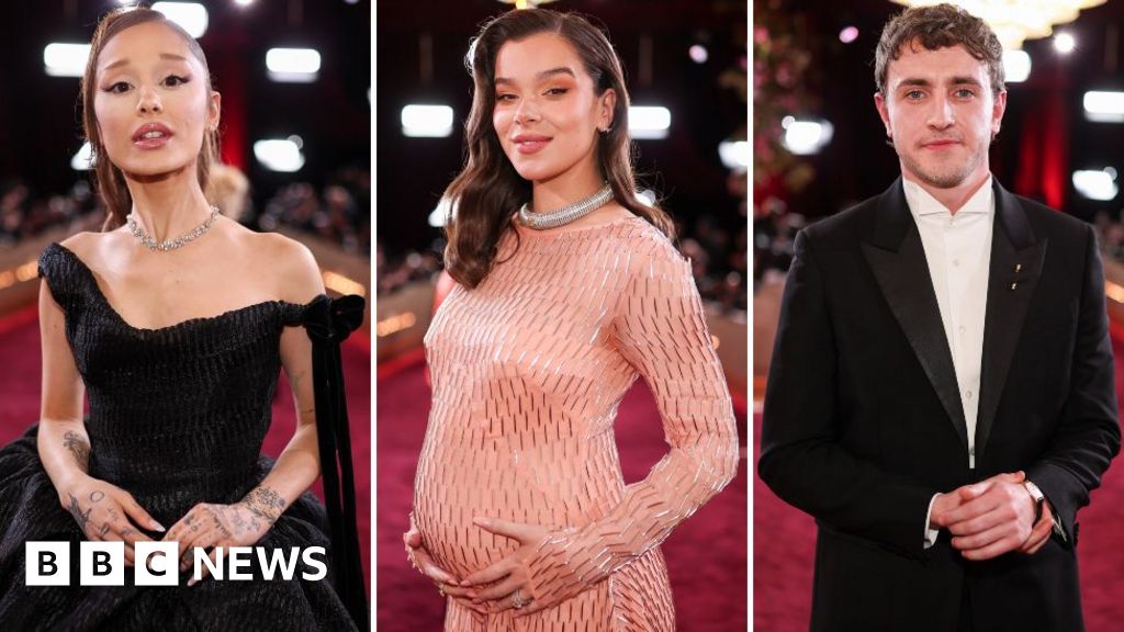 Celebrities arrive for Hollywood ceremony