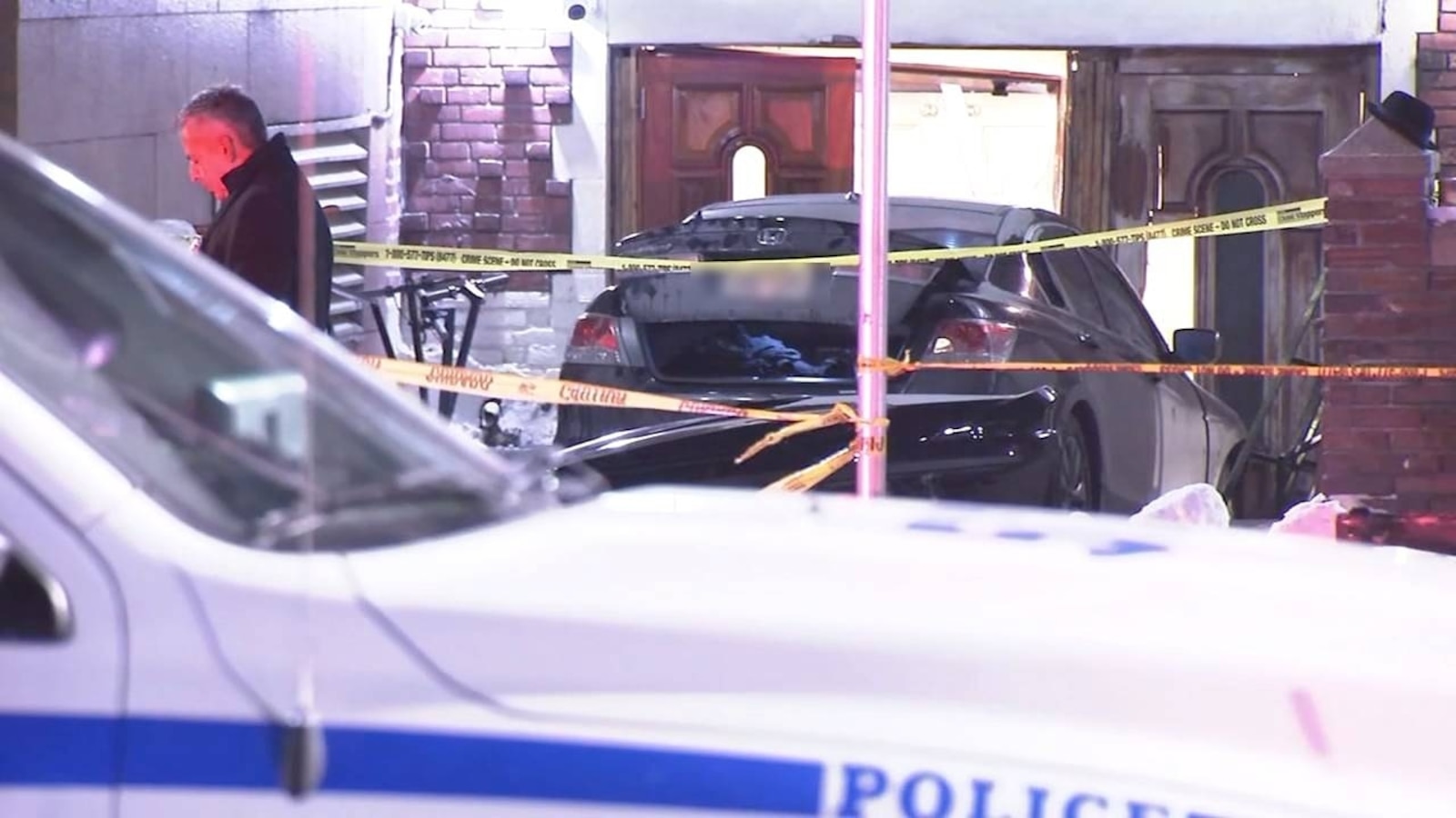 Driver in custody after car crashes into Chabad World Headquarters in Brooklyn