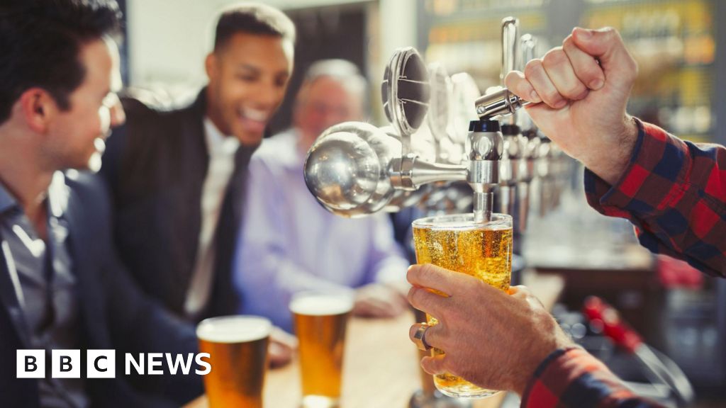 Government to water down business rate rise for pubs