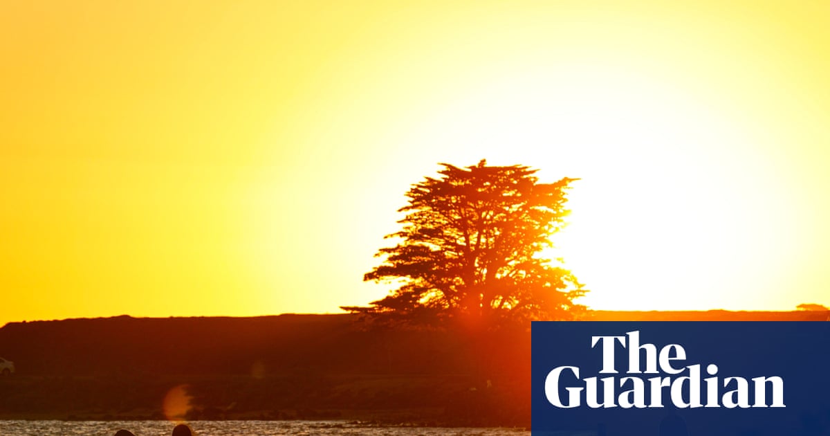 Melbourne swelters through hottest day in six years as severe heatwave descends on Australia’s south-eastern states | Australia weather