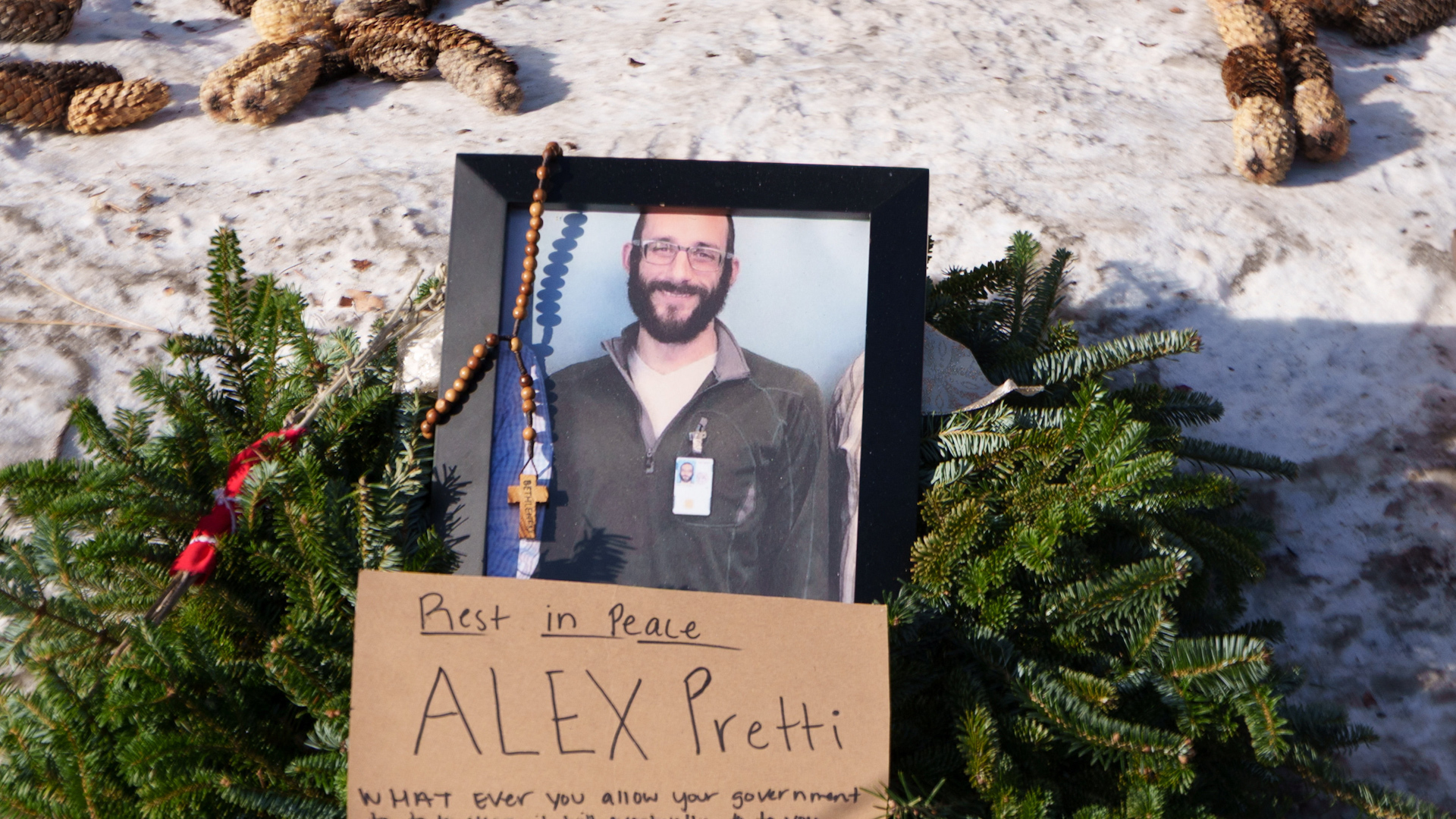 Video: US agents placed on leave over Pretti shooting as vigil held | Police